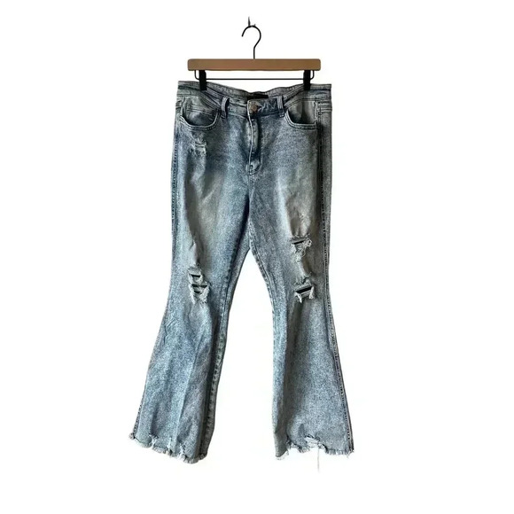 Flying Monkey Women’s Mid Rise Flare Jeans Size 33 - Picture 1 of 9